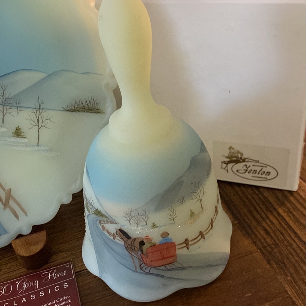 Vintage handpainted 1980 Fenton Uranium custard glass  “Christmas Going Home - Picture 2 of 10